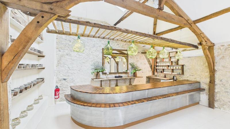 Propriété - 770 m² - 15 pièces