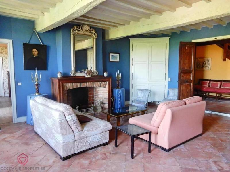 Demeure - 303 m² - 10 pièces