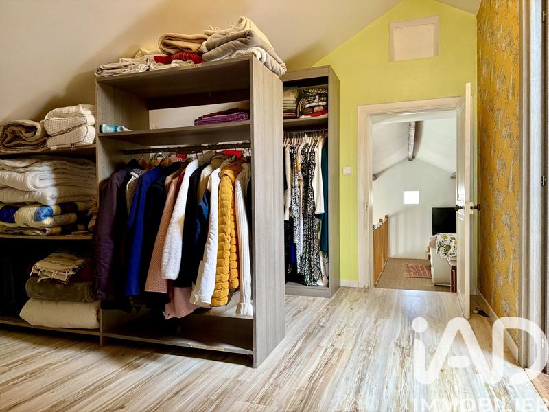 Maison - 216 m² - 9 pièces