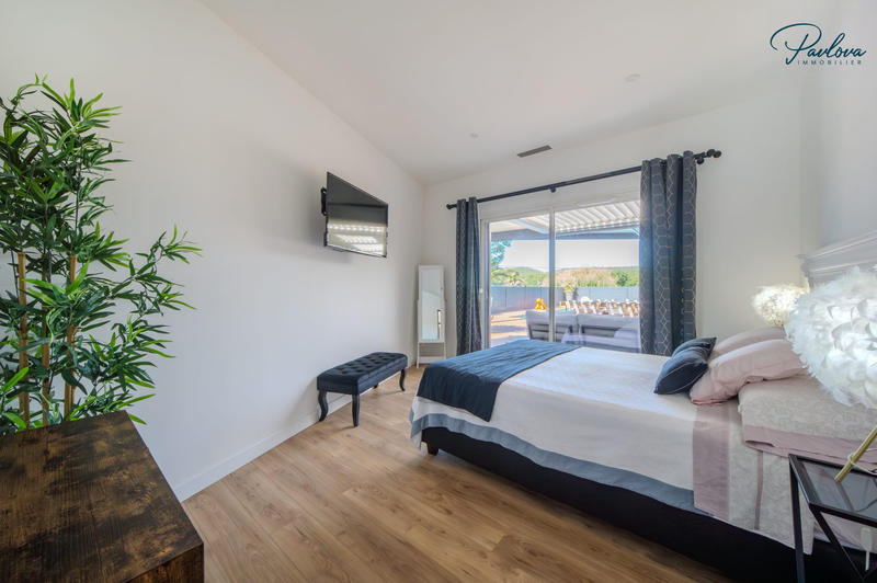 Villa - 205 m² - 6 pièces