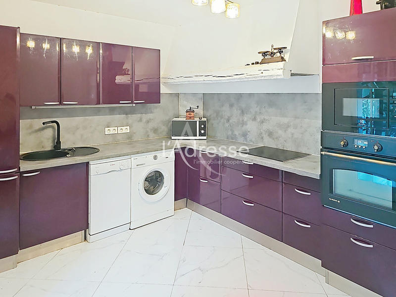 Maison - 202 m² - 6 pièces