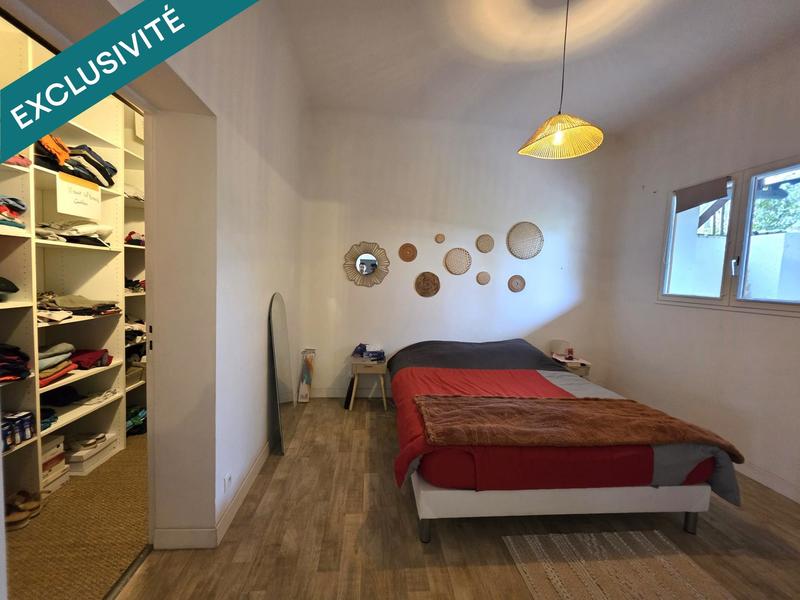 Maison - 237 m² - 8 pièces