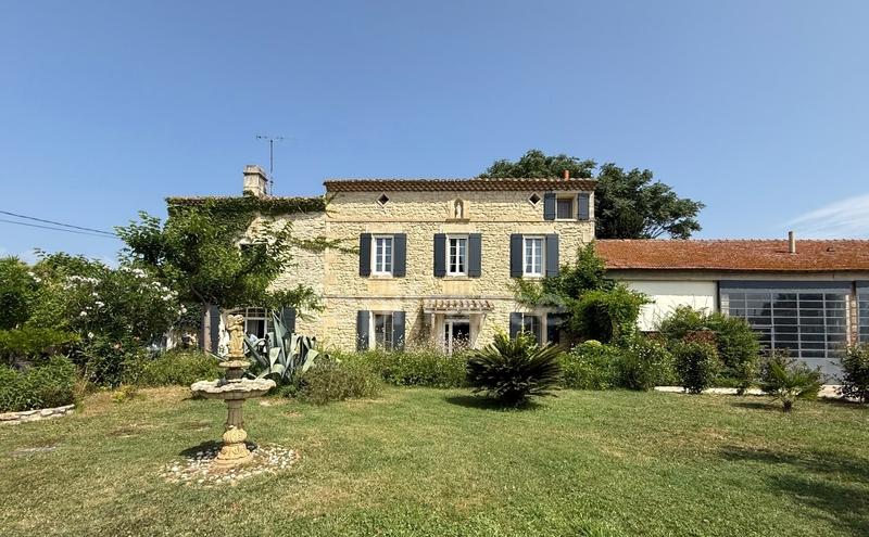 Maison - 329 m² - 11 pièces