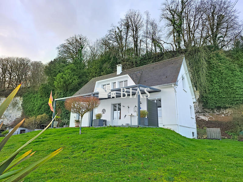 Maison traditionnelle - 132 m² - 5 pièces