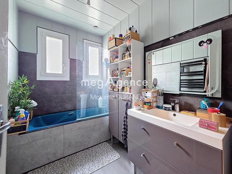 Maison - 143 m² - 7 pièces