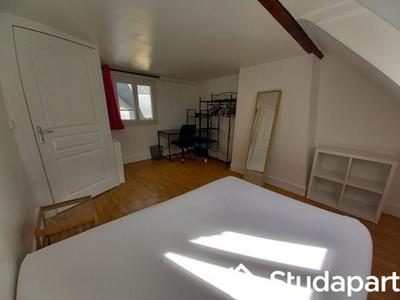 Appartement - 83 m² - 7 pièces