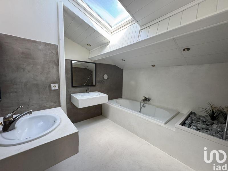 Maison - 143 m² - 5 pièces