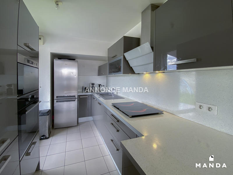 Chambre - 12 m² - 4 pièces