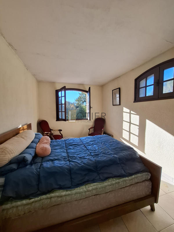 Maison - 220 m² - 7 pièces