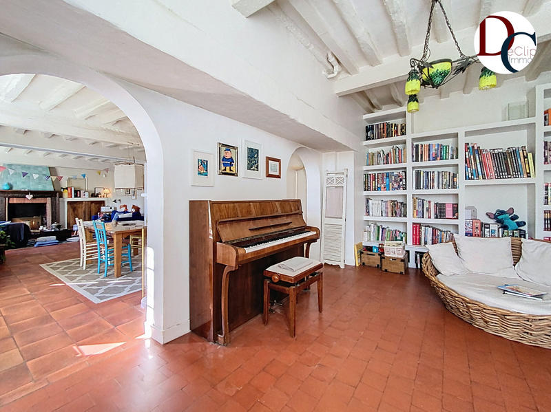 Maison - 286 m² - 10 pièces