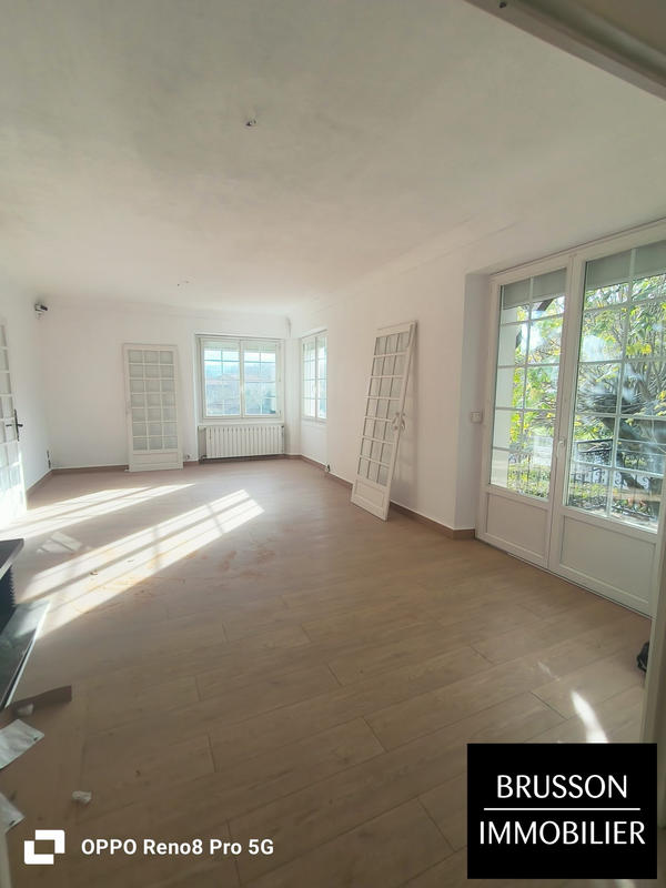 Maison traditionnelle - 244 m² - 5 pièces