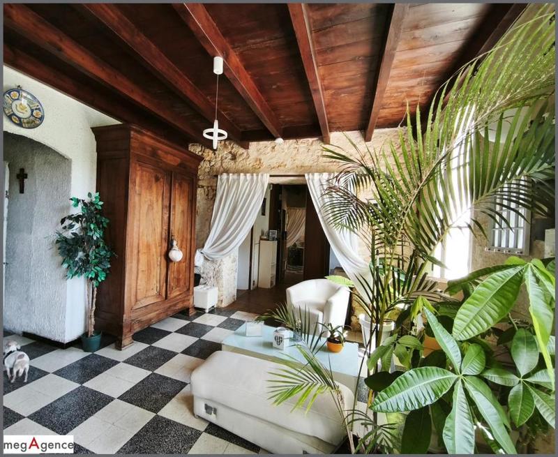 Maison en pierre - 243 m² - 8 pièces