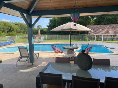 Maison - 210 m² - 7 pièces