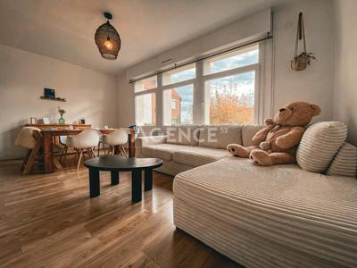 Maison - 98 m² - 5 pièces