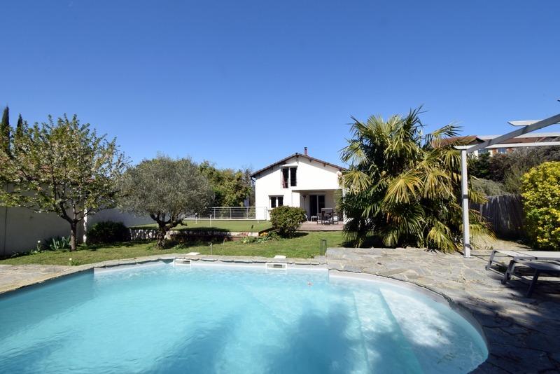 Maison - 172 m² - 8 pièces