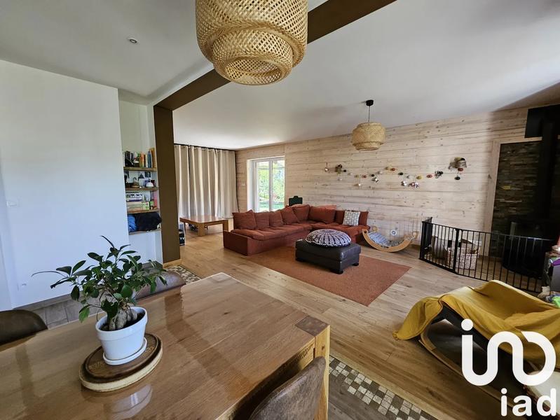 Maison - 198 m² - 6 pièces
