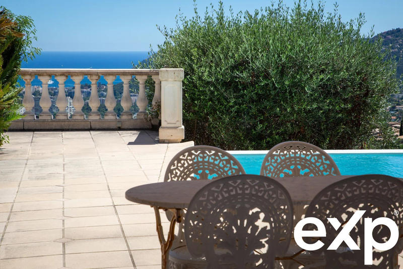 Villa - 285 m² - 6 pièces