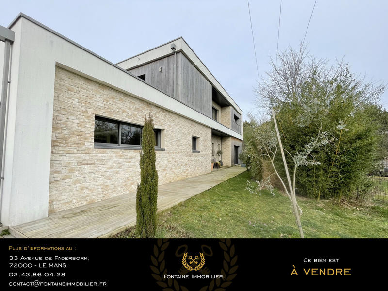 Maison - 217 m² - 6 pièces