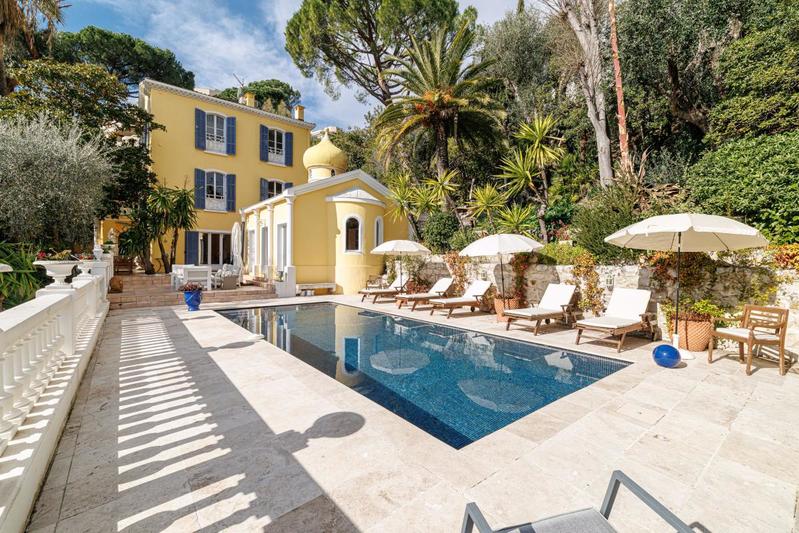 Propriété - 350 m² - 7 pièces