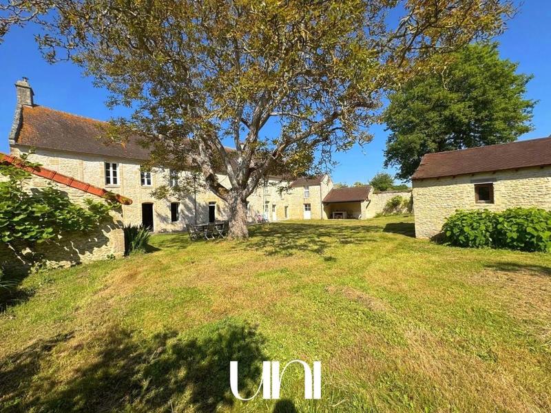 Maison - 228 m² - 7 pièces