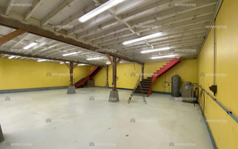 Local d'activité / Entrepôt - 536 m²