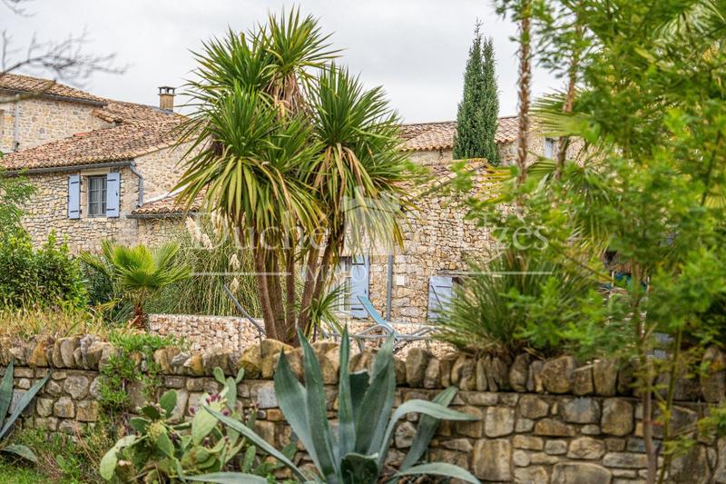 Maison - 280 m² - 12 pièces