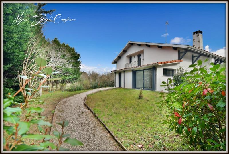 Maison - 185 m² - 7 pièces