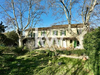 Mas - 222 m² - 11 pièces