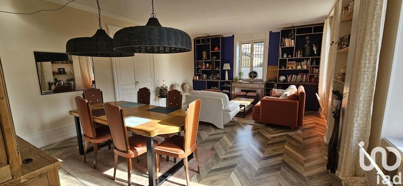 Maison - 270 m² - 11 pièces