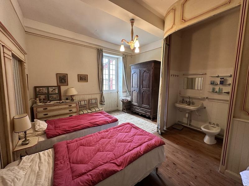 Château - 461 m² - 15 pièces