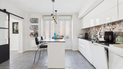 Maison - 236 m² - 7 pièces