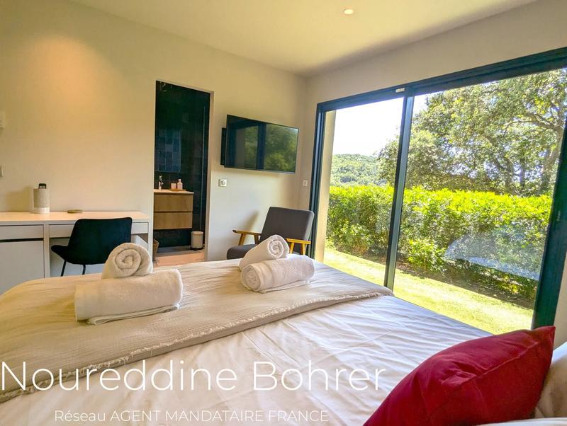 Villa - 260 m² - 7 pièces