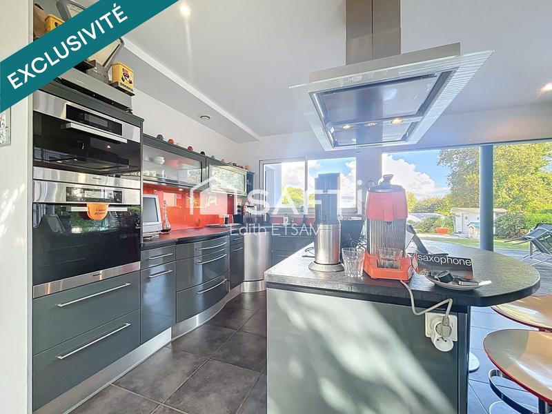 Maison - 237 m² - 7 pièces