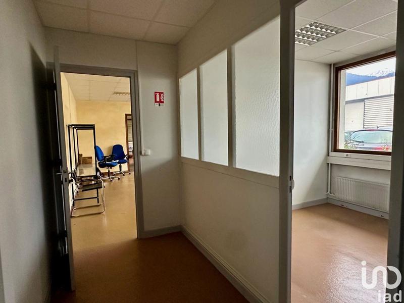 Local commercial - 1 083 m²