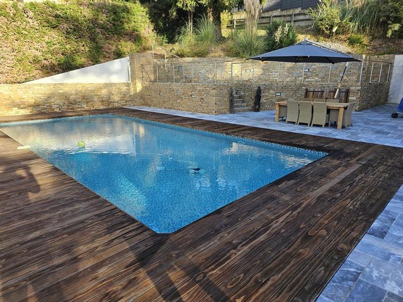 Maison - 200 m² - 8 pièces