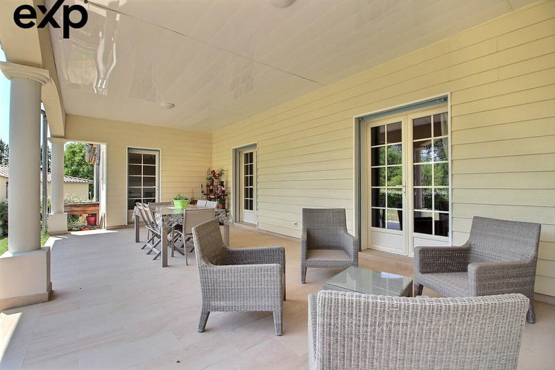 Villa - 196 m² - 7 pièces