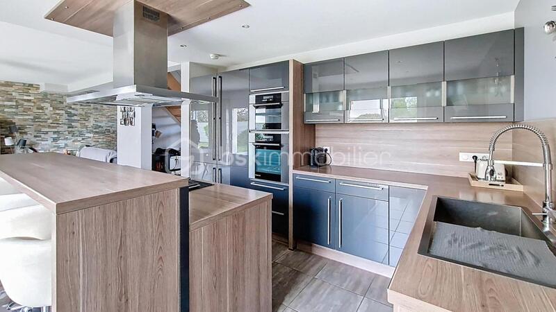 Villa - 168 m² - 6 pièces