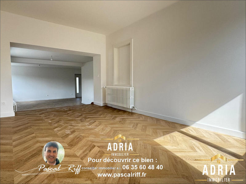 Maison traditionnelle - 236 m² - 11 pièces