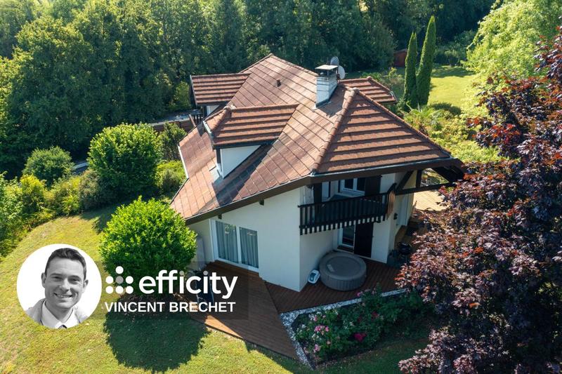 Maison - 233 m² - 7 pièces