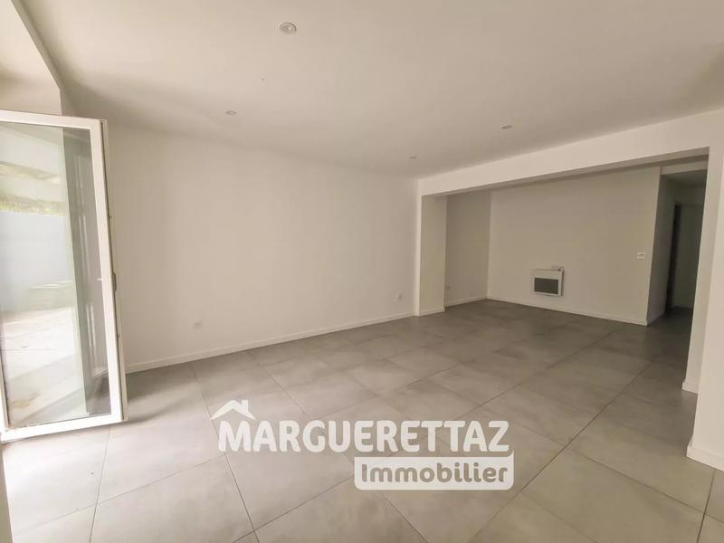 Appartement - 93 m² - 4 pièces