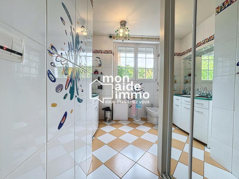 Maison - 300 m² - 15 pièces