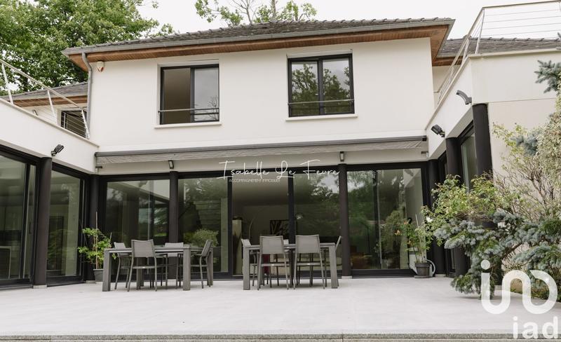Maison de maîtres - 330 m² - 8 pièces