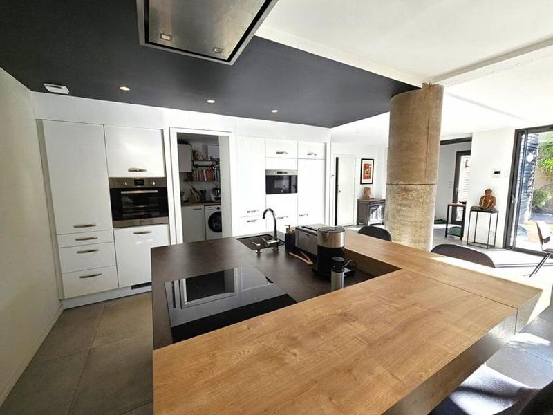 Maison - 194 m² - 9 pièces