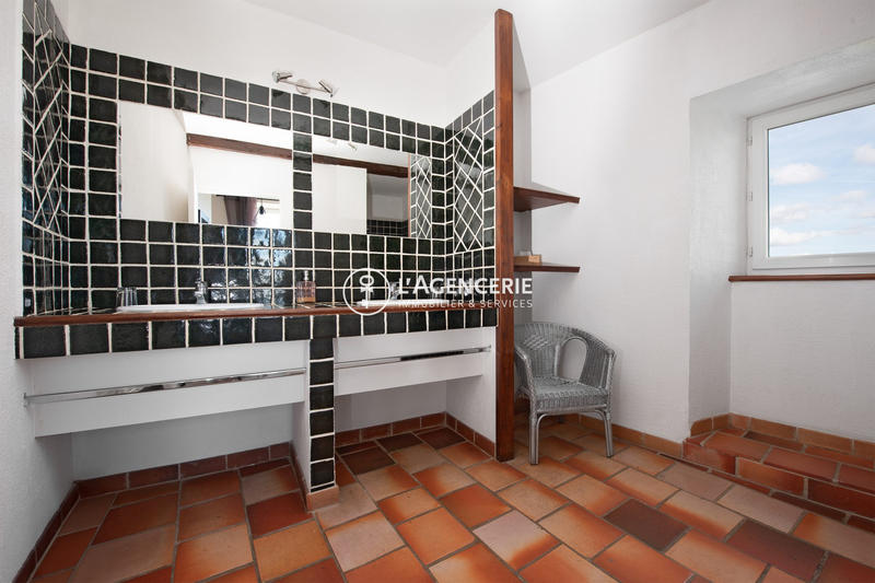 Maison ancienne - 522 m² - 11 pièces