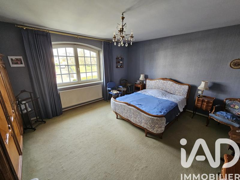 Maison - 223 m² - 8 pièces