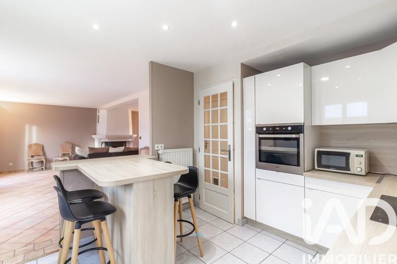 Maison - 180 m² - 7 pièces