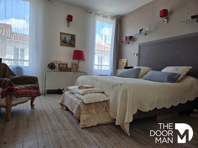 Maison de ville - 236 m² - 11 pièces