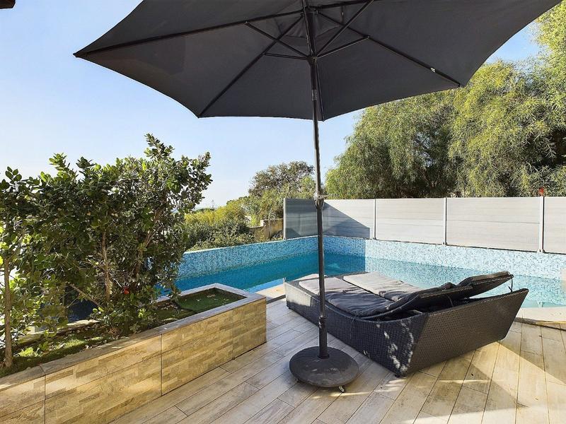 Maison - 270 m² - 11 pièces