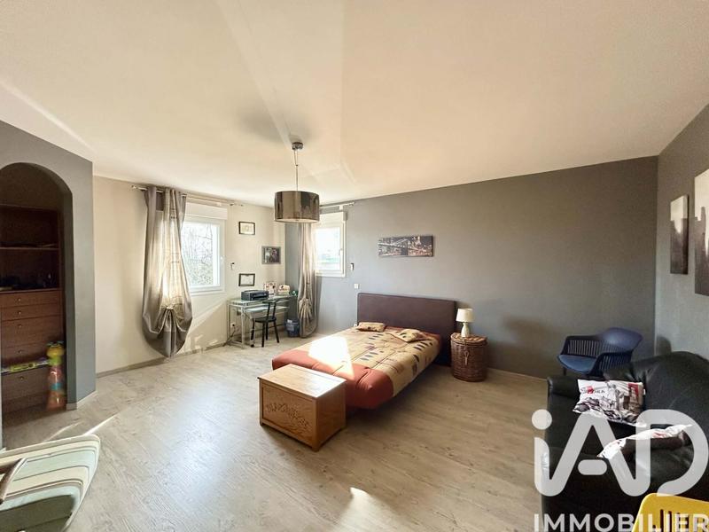 Maison - 331 m² - 6 pièces