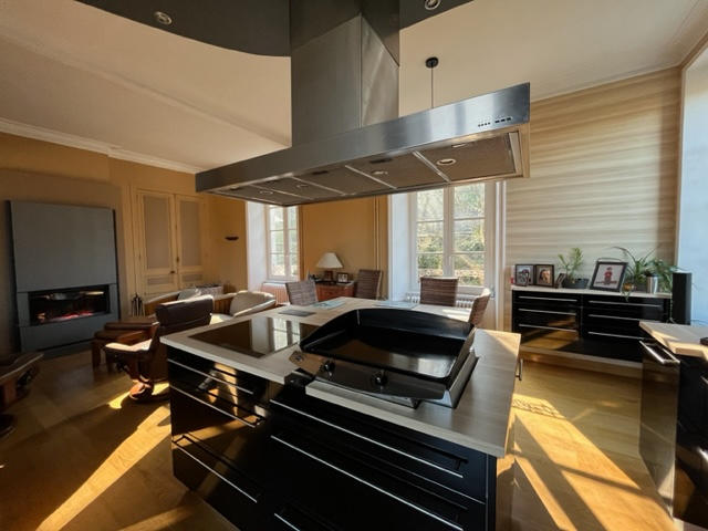 Maison - 200 m² - 9 pièces